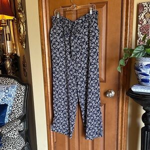 Old Navy Navy and White Floral Wide-Leg Pants